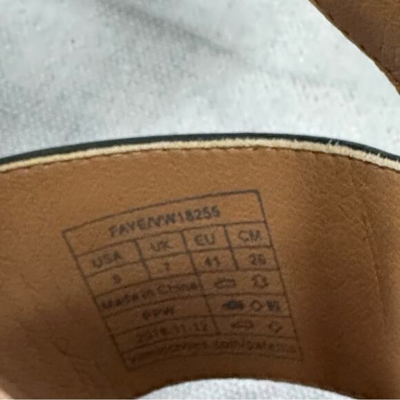 Vionic Faye black leather t strap closed toe clog US Size 9 Euro 41 - Picture 9 of 15